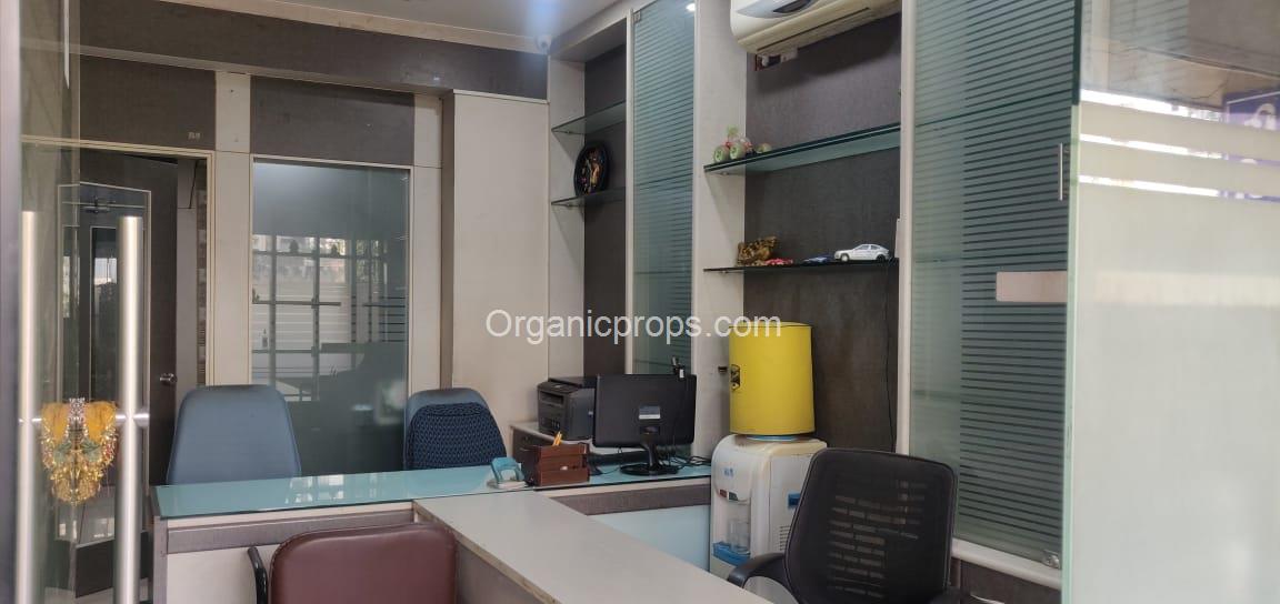 460 SQ FT OFFICE